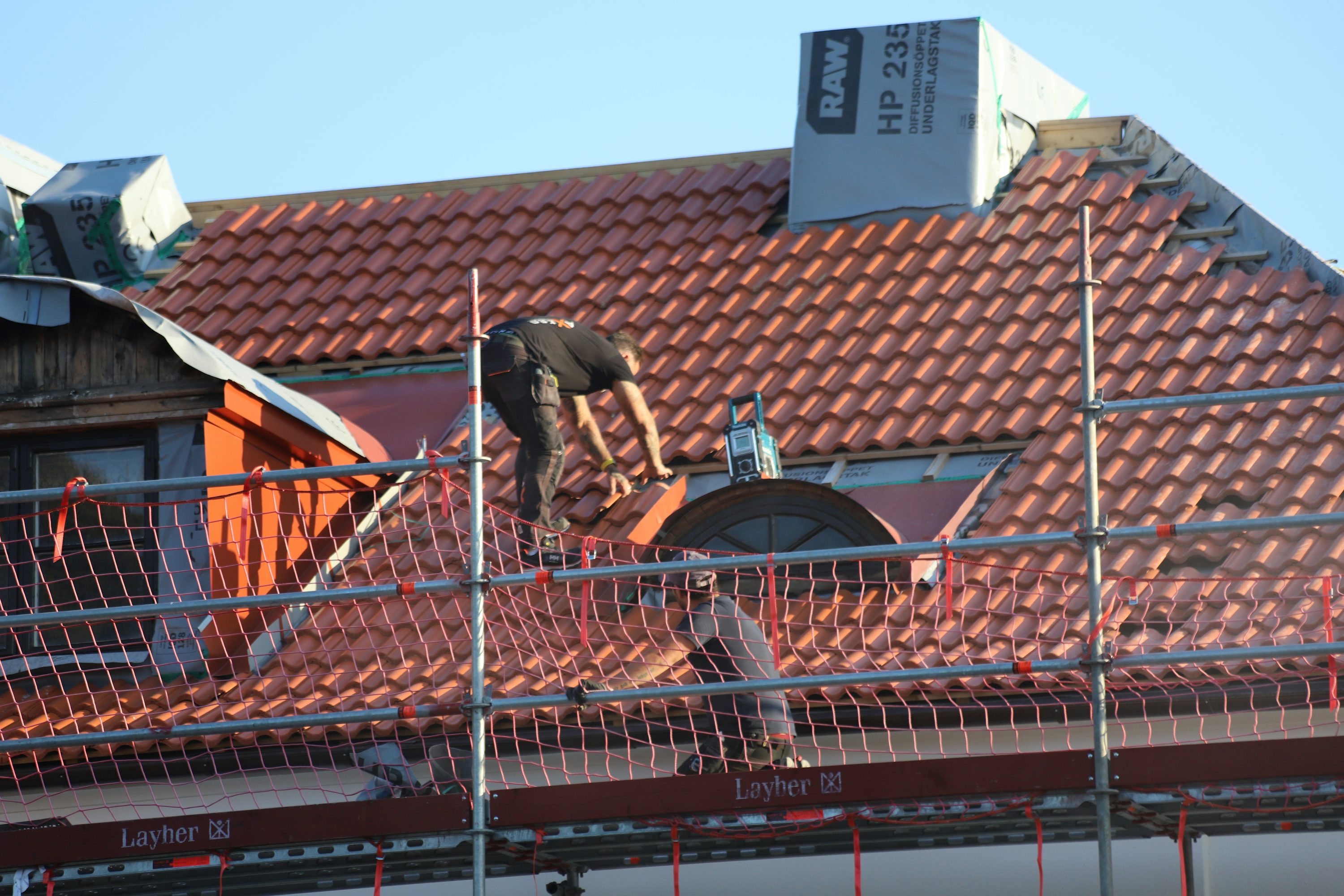 Barry Roofing team at work